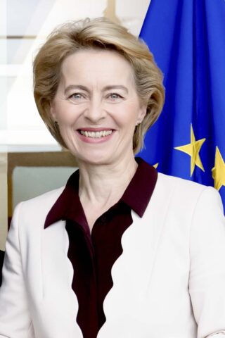 Ein Portraitbild der Präsidentin der EU, Ursula van der Leyen.